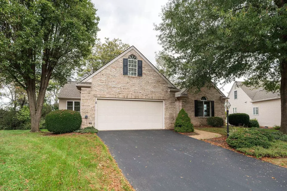 Exterior - 112 Kings Ct, Waynesboro, VA 22980 photo 5 of 16
