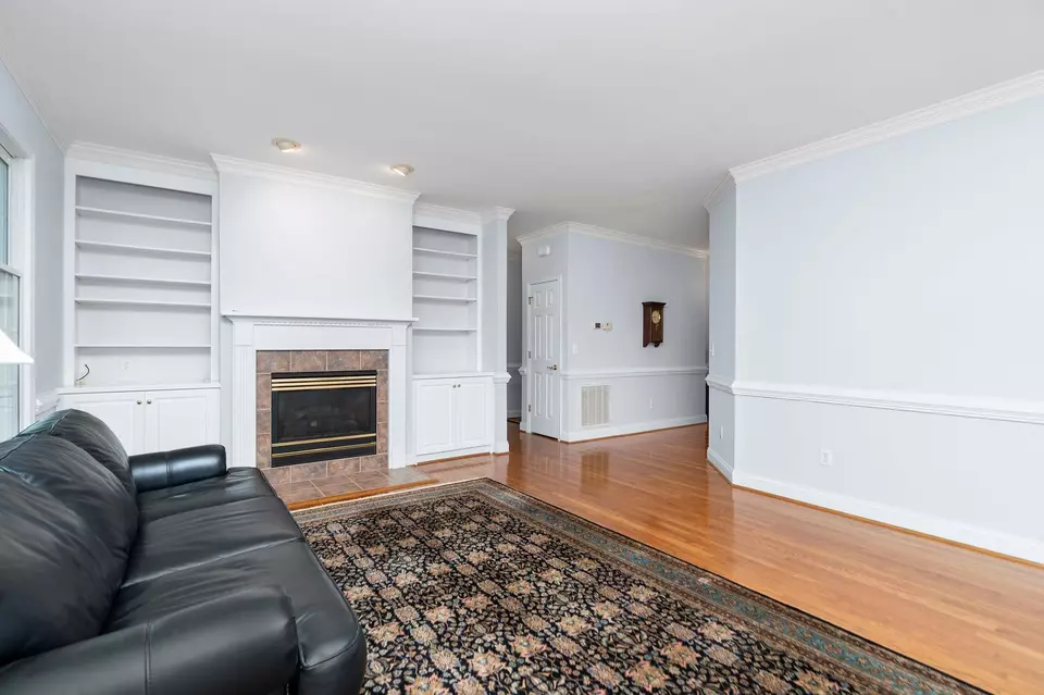 Living - 112 Kings Ct, Waynesboro, VA 22980 photo 4 of 6