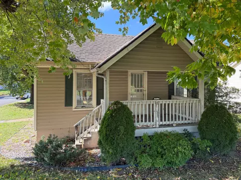 1407 N Delphine Ave N, Waynesboro, VA 22980