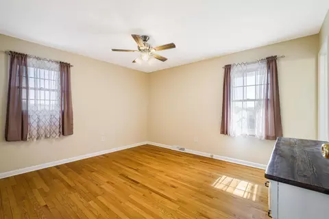 Bedroom - 170 Morningside Dr, Broadway, VA 22815 photo 5 of 7
