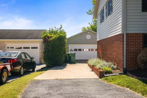 Exterior - 170 Morningside Dr, Broadway, VA 22815 photo 5 of 14
