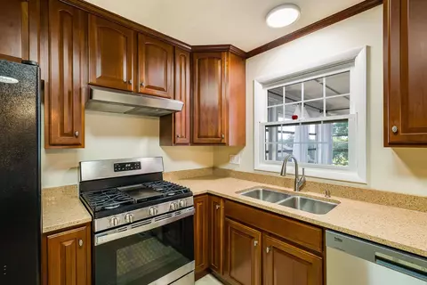 Kitchen - 170 Morningside Dr, Broadway, VA 22815 photo 2 of 2