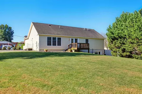 107 Shenell Dr, Mount Jackson, VA 22842 photo 2