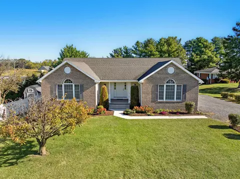 107 Shenell Dr, Mount Jackson, VA 22842