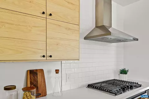 Kitchen - 1130 E High St E #J, Charlottesville, VA 22902 photo 4 of 7