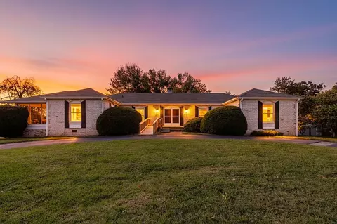 840 Hawthorne Ln, Waynesboro, VA 22980