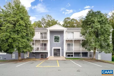 555 Burgoyne Rd #13, Charlottesville, VA 22901