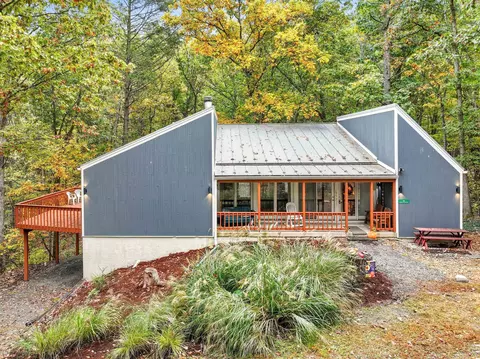 16 Spruce Hollow Rd, Basye, VA 22810