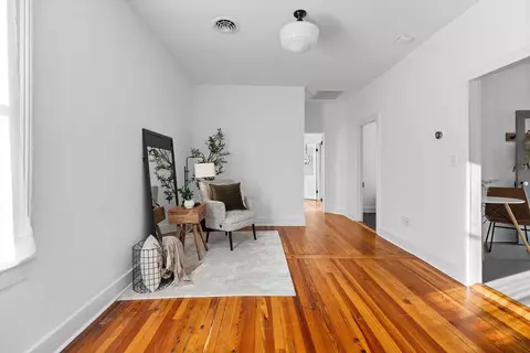 115 S Jefferson St S, Staunton, VA 24401