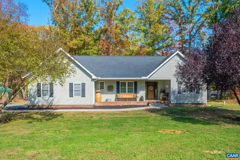 1196 Howardsville Tpke, Stuarts Draft, VA 24477