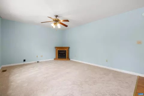 Living - 503 Jefferson, Palmyra, VA 22963 photo 5 of 8