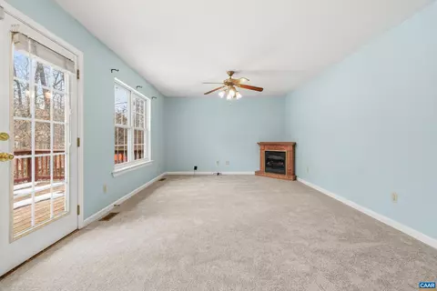 Living - 503 Jefferson, Palmyra, VA 22963 photo 4 of 8