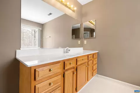 Bath - 503 Jefferson, Palmyra, VA 22963 photo 2 of 5