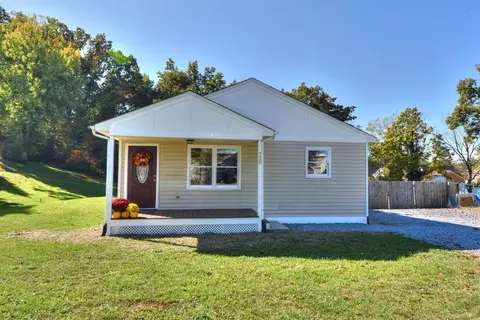722 Georgia Ave, Waynesboro, VA 22980