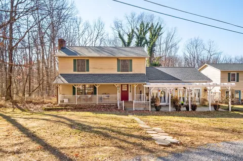 743 Comertown Rd, Shenandoah, VA 22849