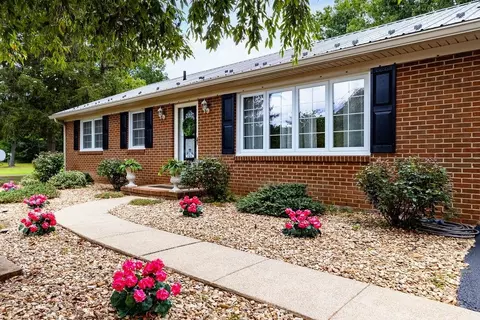 13711 S East Side Hwy, Port Republic, VA 24471