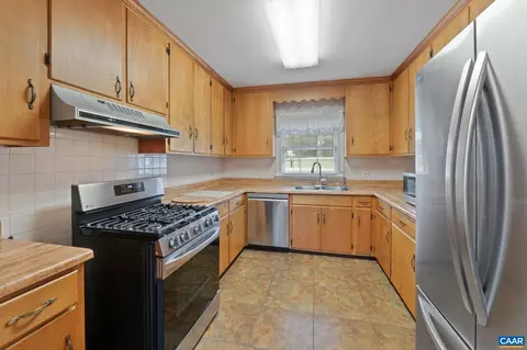 2117 Tarleton Dr, Charlottesville, VA 22901 photo 6