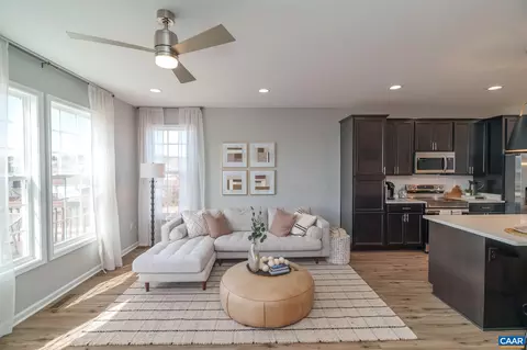 218 Cheshire Ln, Waynesboro, VA 22980