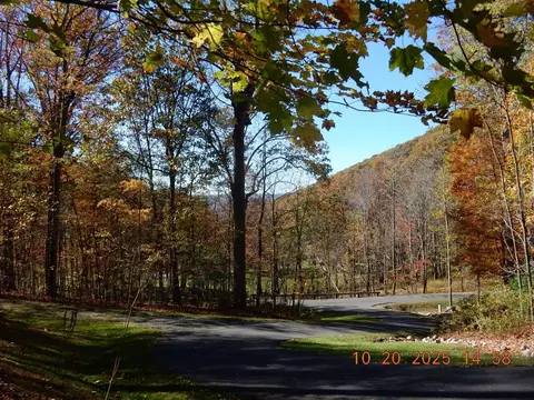 47 Quarry Hill Rd, Hot Springs, VA 24445