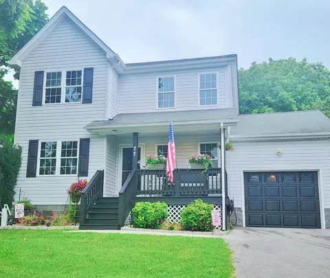 77 Woodlee Rd, Staunton, VA 24401