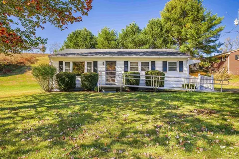 13 Jeff Gordons Ln, Goshen, VA 24439
