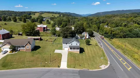 324 Rustic Ave, Broadway, VA 22815 photo 4