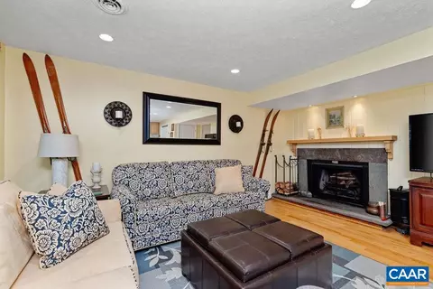 411 Three Ridges Condos, Roseland, VA 22967