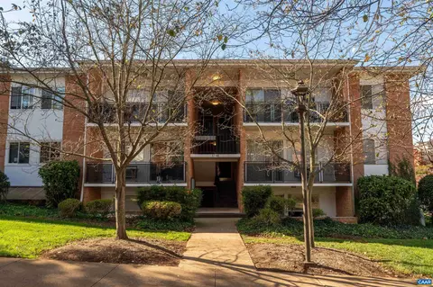 1800 Jefferson Park Ave #39, Charlottesville, VA 22903