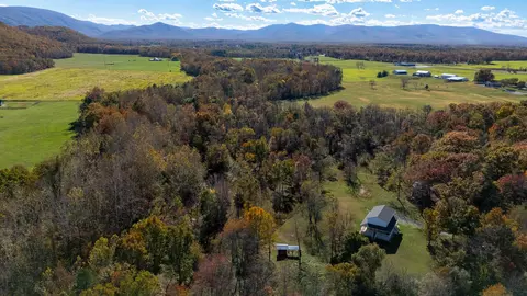 View/Area - 57 Thomas Dr, Lyndhurst, VA 22952 photo 5 of 14