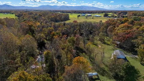 View/Area - 57 Thomas Dr, Lyndhurst, VA 22952 photo 8 of 14
