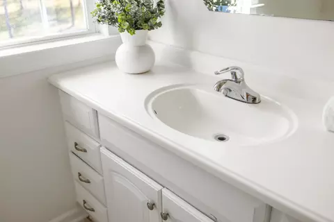 Bath - 57 Thomas Dr, Lyndhurst, VA 22952 photo 6 of 7