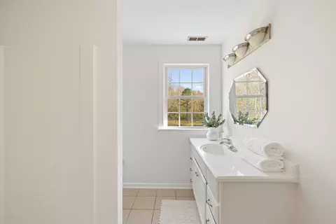Bath - 57 Thomas Dr, Lyndhurst, VA 22952 photo 5 of 7