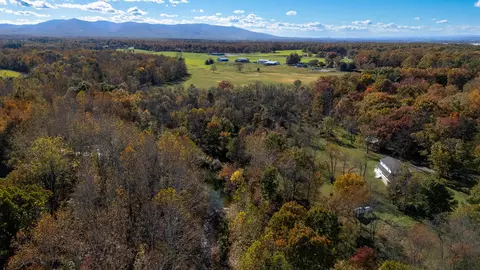 View/Area - 57 Thomas Dr, Lyndhurst, VA 22952 photo 6 of 14