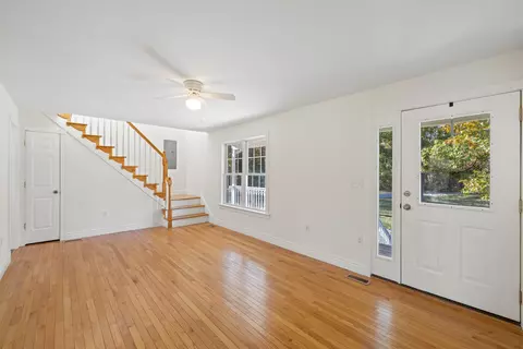 Living - 57 Thomas Dr, Lyndhurst, VA 22952 photo 2 of 5
