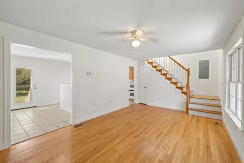 Living - 57 Thomas Dr, Lyndhurst, VA 22952 photo 5 of 5