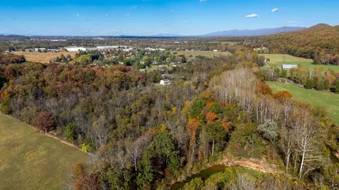 View/Area - 57 Thomas Dr, Lyndhurst, VA 22952 photo 12 of 14