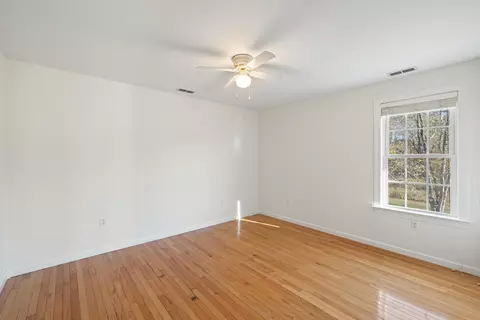 Bedroom - 57 Thomas Dr, Lyndhurst, VA 22952 photo 4 of 9