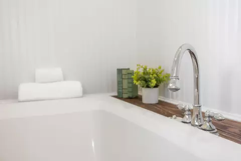 Bath - 57 Thomas Dr, Lyndhurst, VA 22952 photo 4 of 7