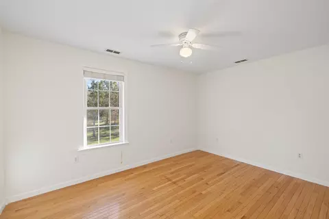 Bedroom - 57 Thomas Dr, Lyndhurst, VA 22952 photo 5 of 9