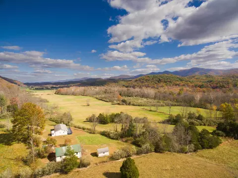 11611 Cowpasture River Rd S, Williamsville, VA 24487