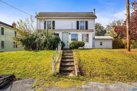 613 6th St, Shenandoah, VA 22849