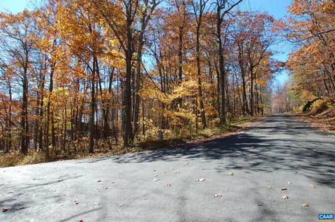 24 White Oak Ln, Wintergreen Resort, VA 22967