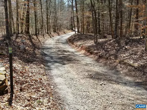 2647 Penny Ln, Charlottesville, VA 22901