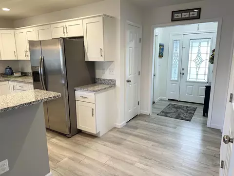 Entry Way - 51 Meriwether Cir, Stuarts Draft, VA 24477 photo 3 of 4