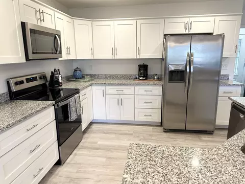 Kitchen - 51 Meriwether Cir, Stuarts Draft, VA 24477 photo 5 of 10