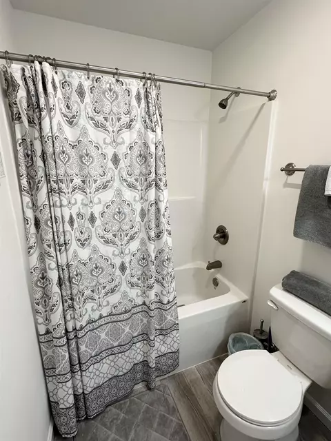 Bath - 51 Meriwether Cir, Stuarts Draft, VA 24477 photo 8 of 9