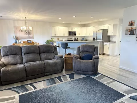Living - 51 Meriwether Cir, Stuarts Draft, VA 24477 photo 6 of 6
