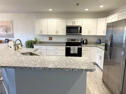Kitchen - 51 Meriwether Cir, Stuarts Draft, VA 24477 photo 3 of 10