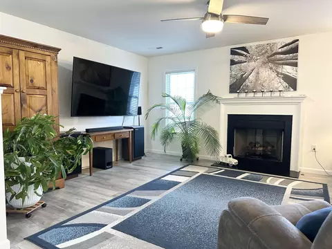 Living - 51 Meriwether Cir, Stuarts Draft, VA 24477 photo 3 of 6