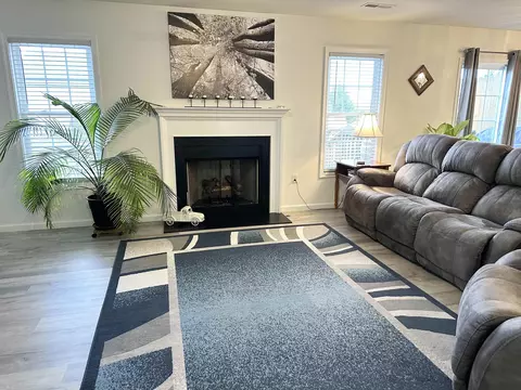 Living - 51 Meriwether Cir, Stuarts Draft, VA 24477 photo 4 of 6